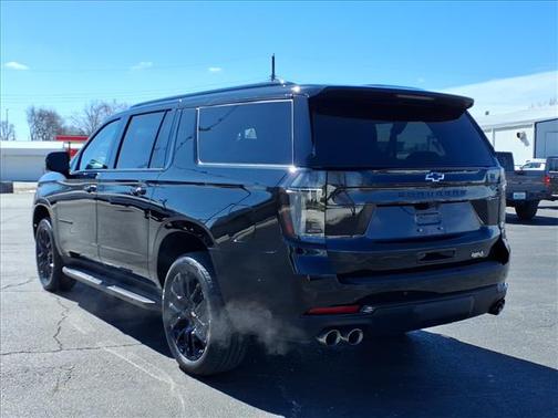 2025 Chevrolet Suburban RST