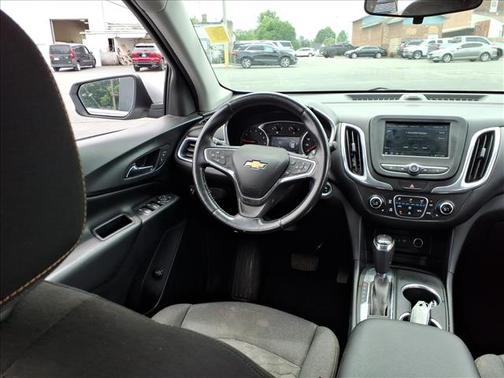 Silver Ice Metallic 2019 Chevrolet Equinox 1LT
