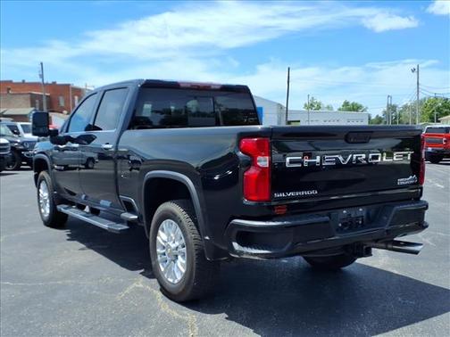 Black 2022 Chevrolet Silverado 2500 High Country