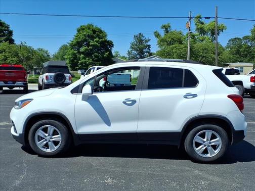 Summit White 2018 Chevrolet Trax LT