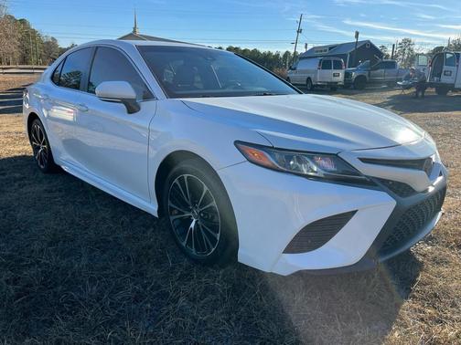 2018 Toyota Camry SE