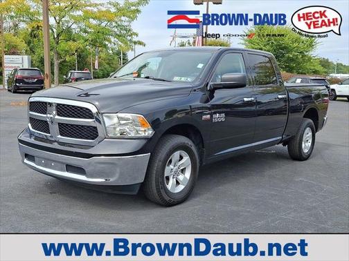 2017 RAM 1500 SLT Crew Cab 4x4 64' Box