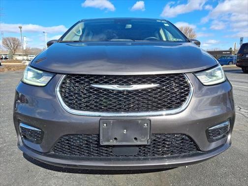 2022 Chrysler Pacifica Hybrid Touring L