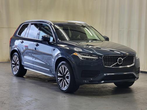 2021 Volvo XC90 T6 Momentum 7 Passenger
