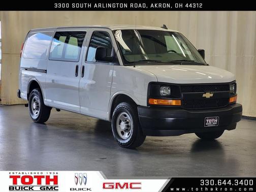 Summit White 2017 Chevrolet Express 3500 Work Van