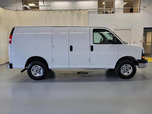 Summit White 2023 GMC Savana 3500 Work Van