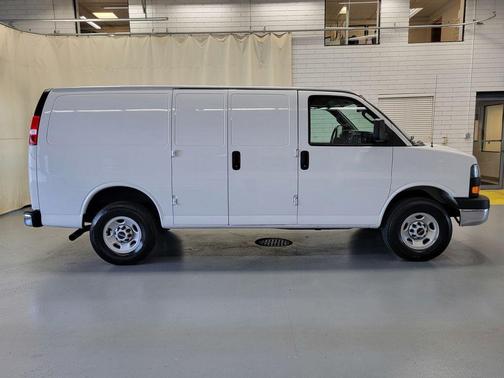 Summit White 2023 GMC Savana 3500 Work Van