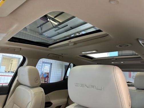 Ebony Twilight Metallic 2023 GMC Acadia Denali