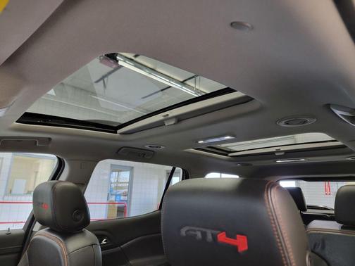 Ebony Twilight Metallic 2023 GMC Acadia AT4