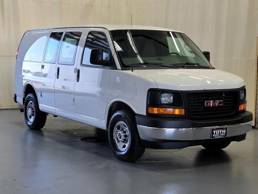 Summit White 2017 GMC Savana 2500 Work Van