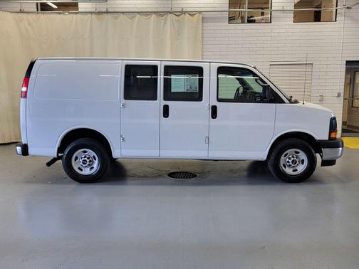 Summit White 2017 GMC Savana 2500 Work Van