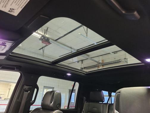2022 Cadillac Escalade ESV Premium Luxury