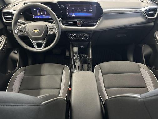 Sterling Gray Metallic 2024 Chevrolet Trailblazer LT