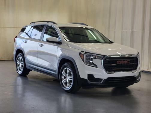 Summit White 2023 GMC Terrain SLE