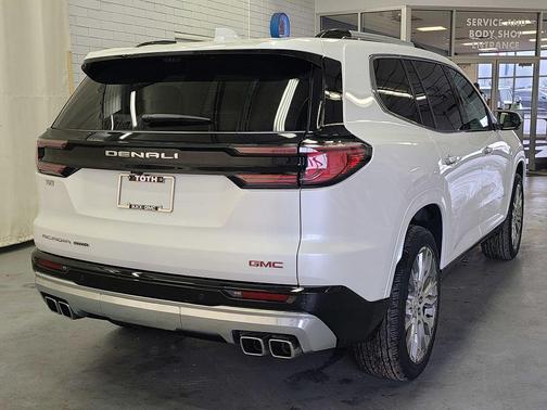 2025 GMC Acadia Denali