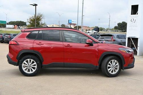 2023 Toyota Corolla Cross LE