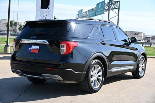 Black Metallic 2021 Ford Explorer XLT