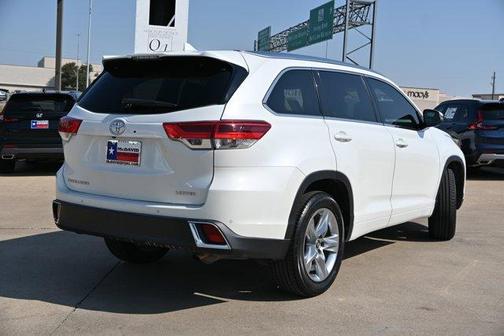 2017 Toyota Highlander Limited