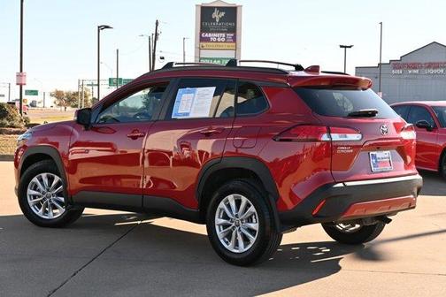 2024 Toyota Corolla Cross LE