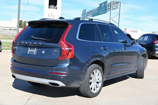 2018 Volvo XC90 T6 Momentum