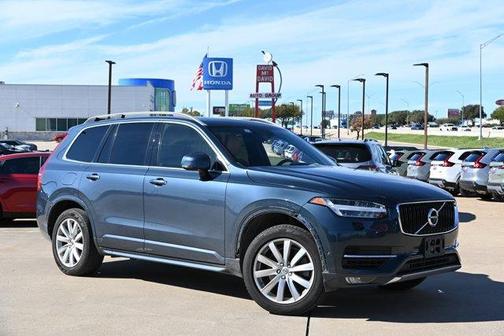 2018 Volvo XC90 T6 Momentum