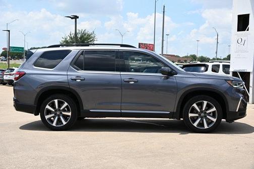 Modern Steel Metallic 2024 Honda Pilot Touring