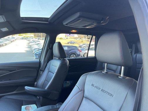 2022 Honda Pilot Black Edition