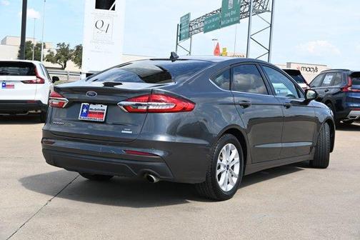 2020 Ford Fusion SE