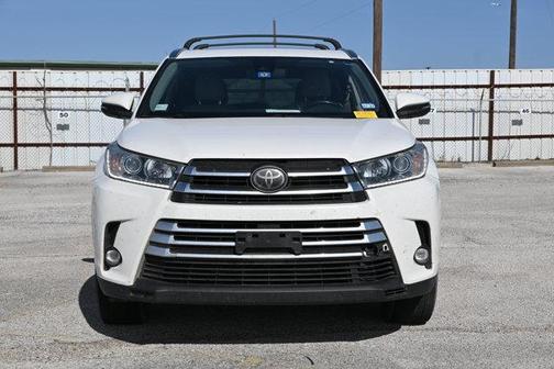 White 2019 Toyota Highlander Limited