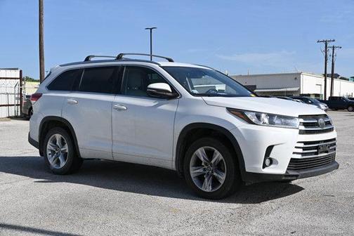 White 2019 Toyota Highlander Limited