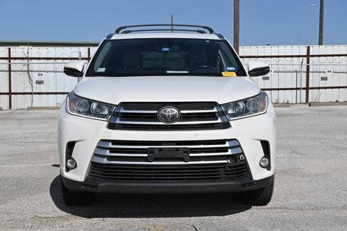 White 2019 Toyota Highlander Limited