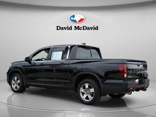 Crystal Black Pearl 2025 Honda Ridgeline RTL