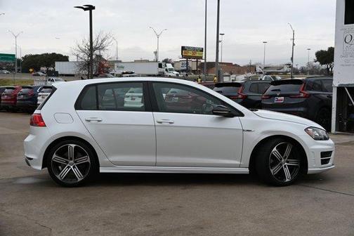 2016 Volkswagen Golf R 4-Door
