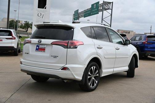 2017 Toyota RAV4 Platinum