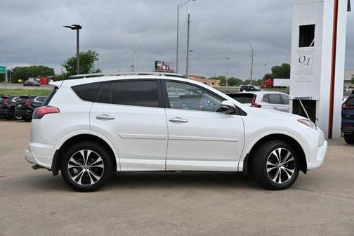 2017 Toyota RAV4 Platinum