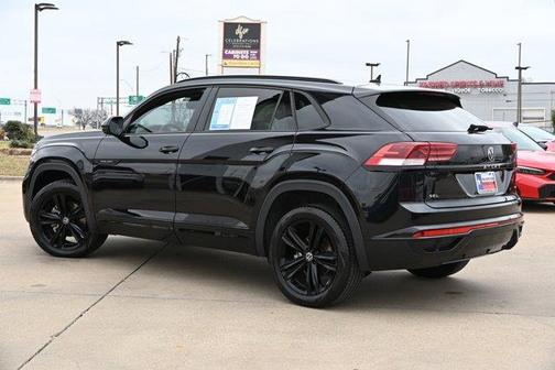 2023 Volkswagen Atlas Cross Sport 2.0T SEL R-Line Black