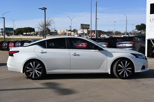 2019 Nissan Altima 2.0 SR