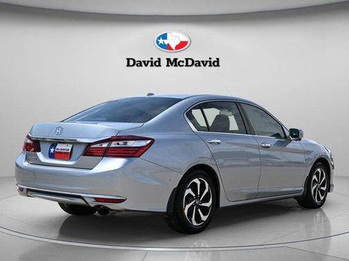 Lunar Silver Metallic 2017 Honda Accord EX