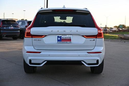 2024 Volvo XC60 B5 Plus Dark Theme