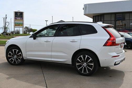 2024 Volvo XC60 B5 Plus Dark Theme