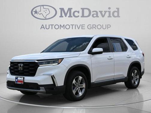 Platinum White Pearl 2023 Honda Pilot EX-L 8-Passenger