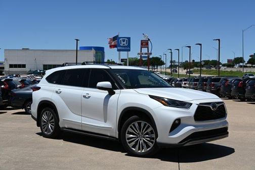 2022 Toyota Highlander Platinum