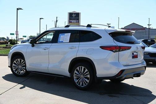 2022 Toyota Highlander Platinum