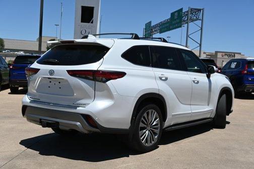 2022 Toyota Highlander Platinum
