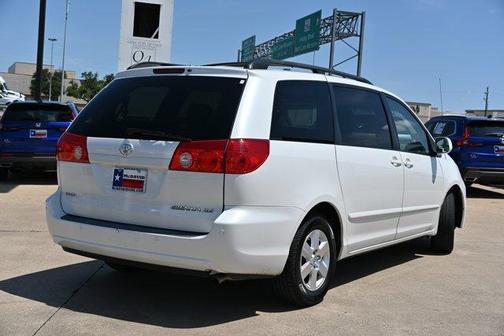2010 Toyota Sienna XLE