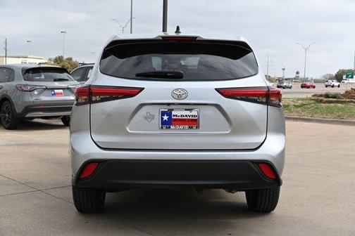 2022 Toyota Highlander LE