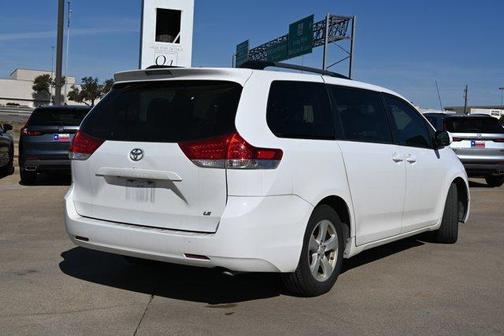 2014 Toyota Sienna LE