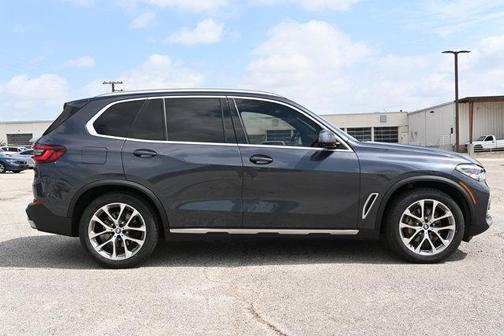 Arctic Gray Metallic 2021 BMW X5 sDrive40i