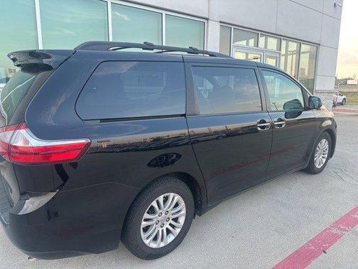 2015 Toyota Sienna XLE