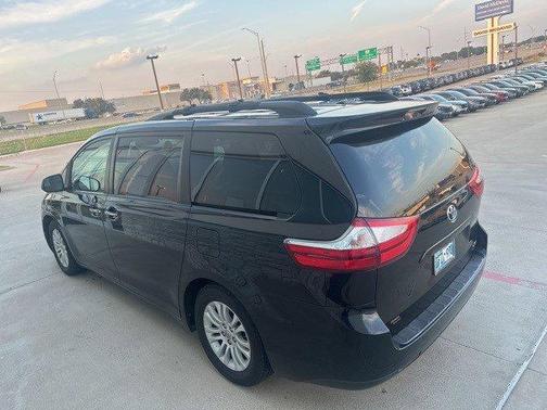 2015 Toyota Sienna XLE